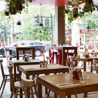 The Table Cafe Dentro