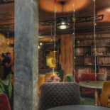 Number One Coffee Shop Dentro